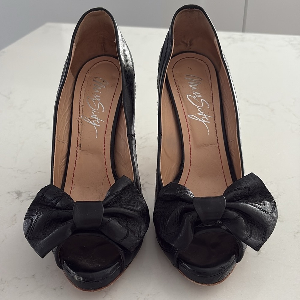 Open toe Heels - Picture 2 of 5